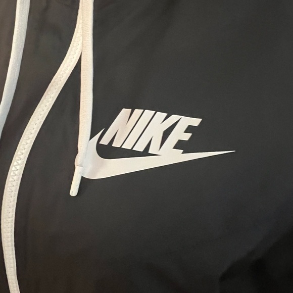 Nike Black and White Windbreaker with Full-Length Zipper - Picture 3 of 6